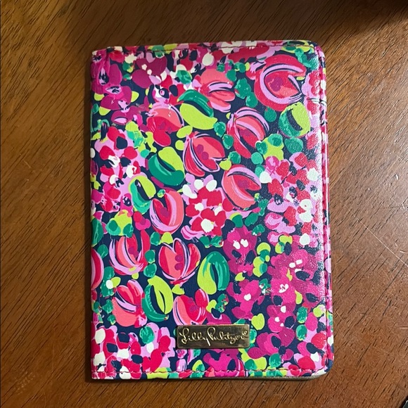 Lilly Pulitzer Pink and Green Floral Key & Card Holder - Picture 1 of 3